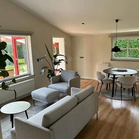 Schwedenhaus Auf Seegrundstueck Holiday home Basedow (Lauenburg)